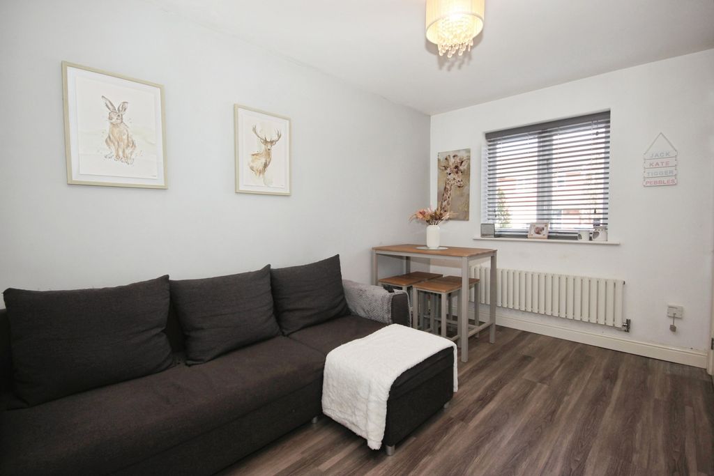 Property photo 3 of 16 Pbox-Img.Jpg