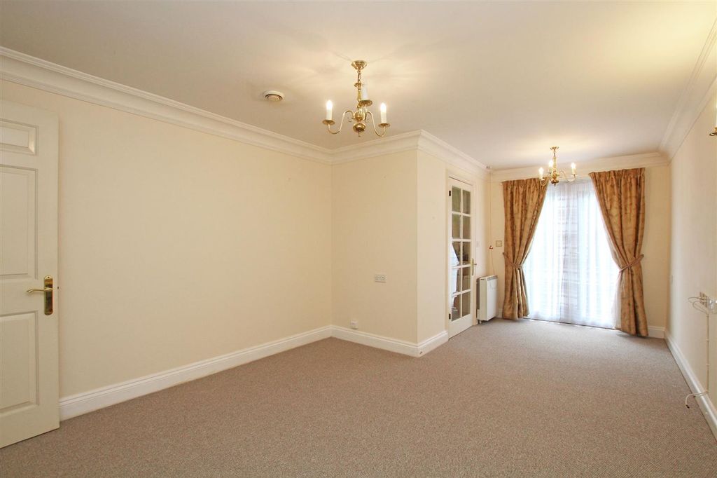 Property photo 3 of 11