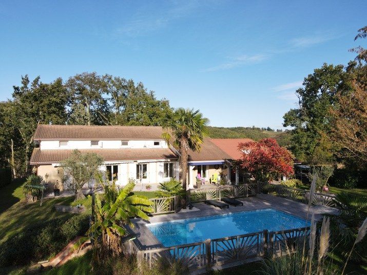 Property photo 1 of 50