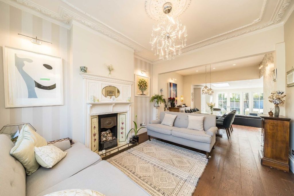 Property photo 3 of 16