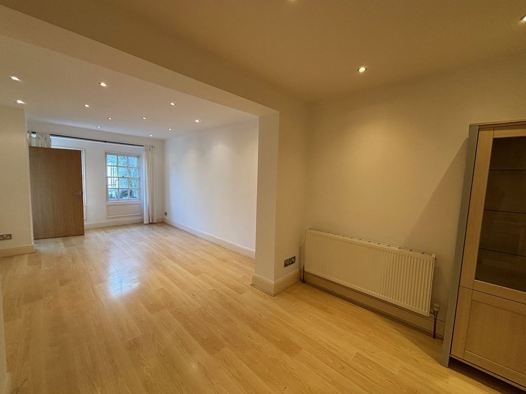 Property photo 3 of 9 4