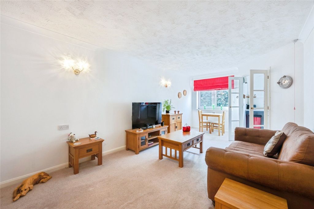 Property photo 2 of 13 Lounge