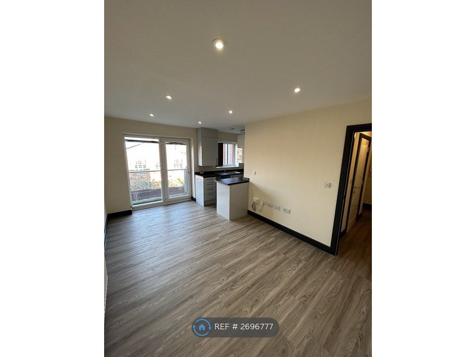 Property photo 3 of 8 Lounge