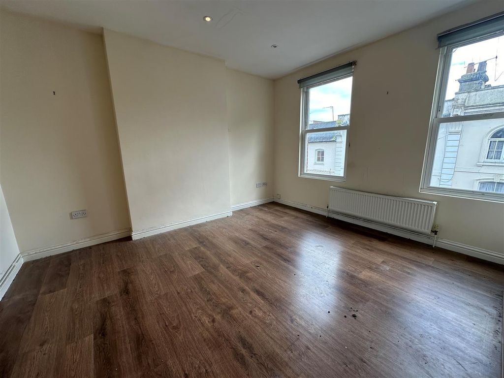 Property photo 3 of 8 2.Jpg