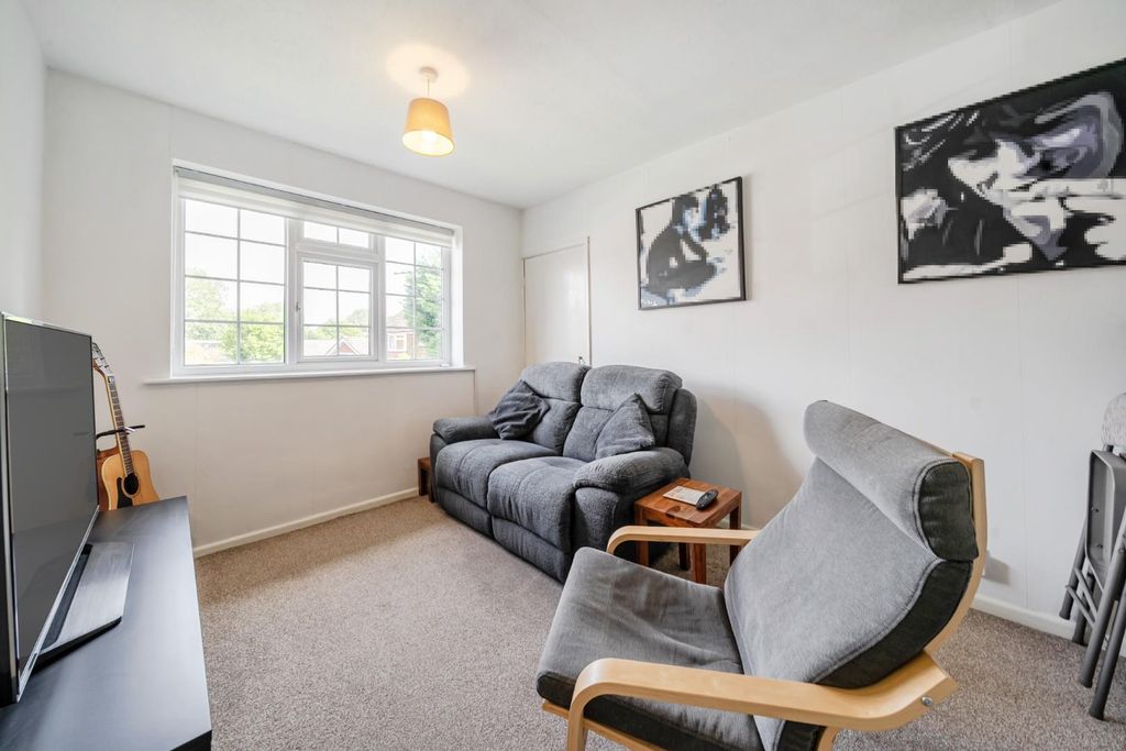 Property photo 3 of 14 1349682-2-68Bacb6A34657.Jpg