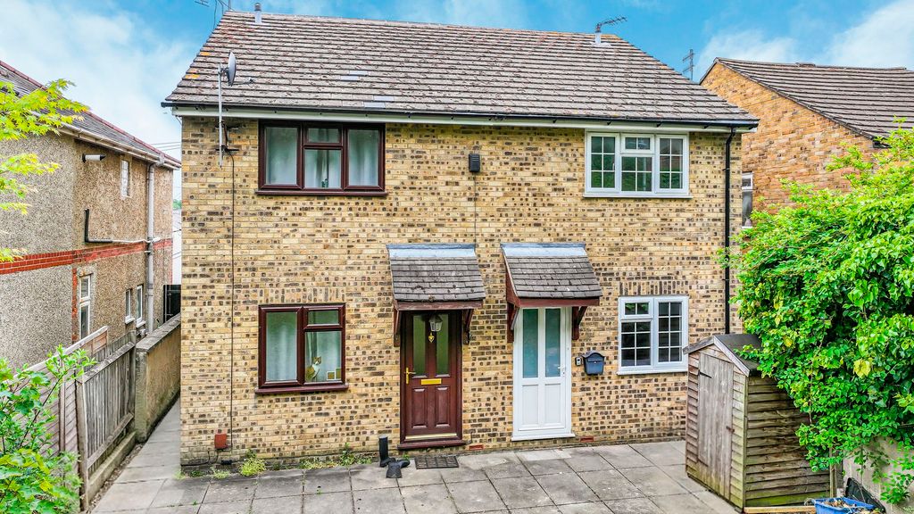 Property photo 2 of 17
