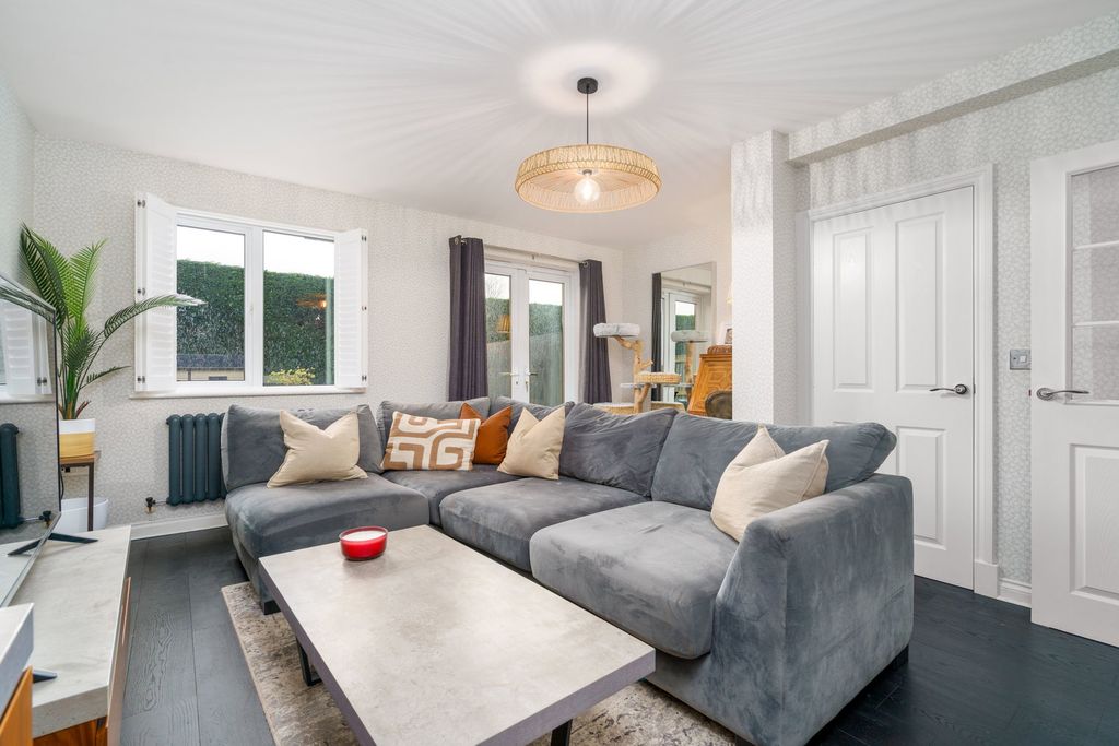 Property photo 2 of 30