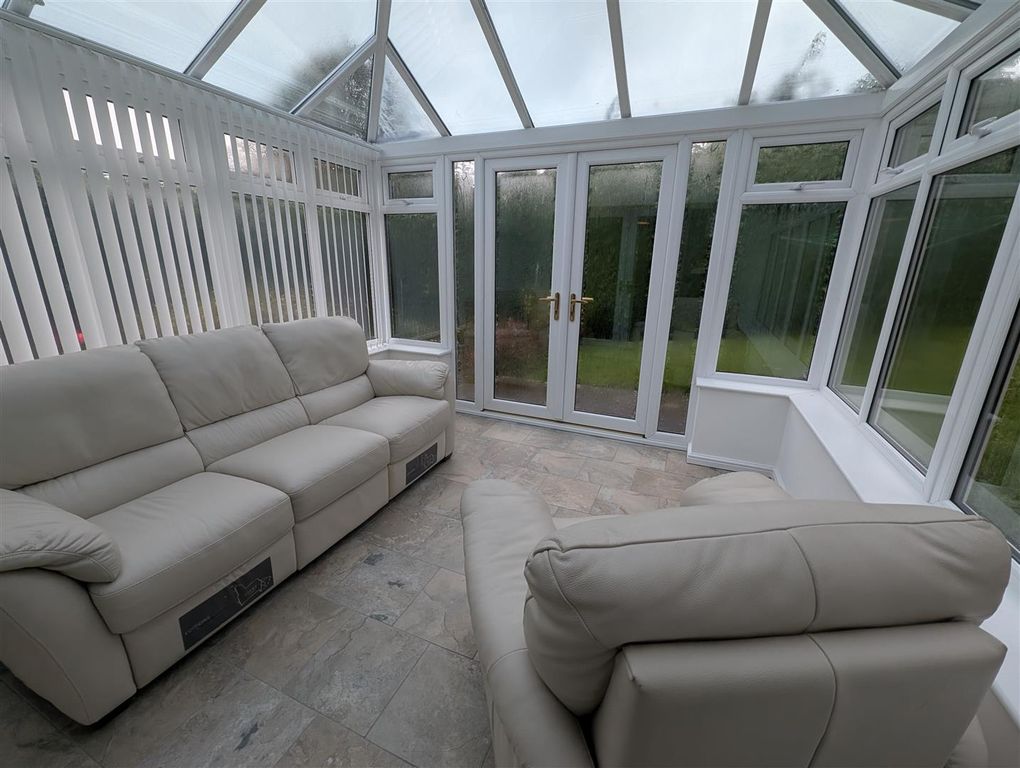 Property photo 3 of 13 Conservatory