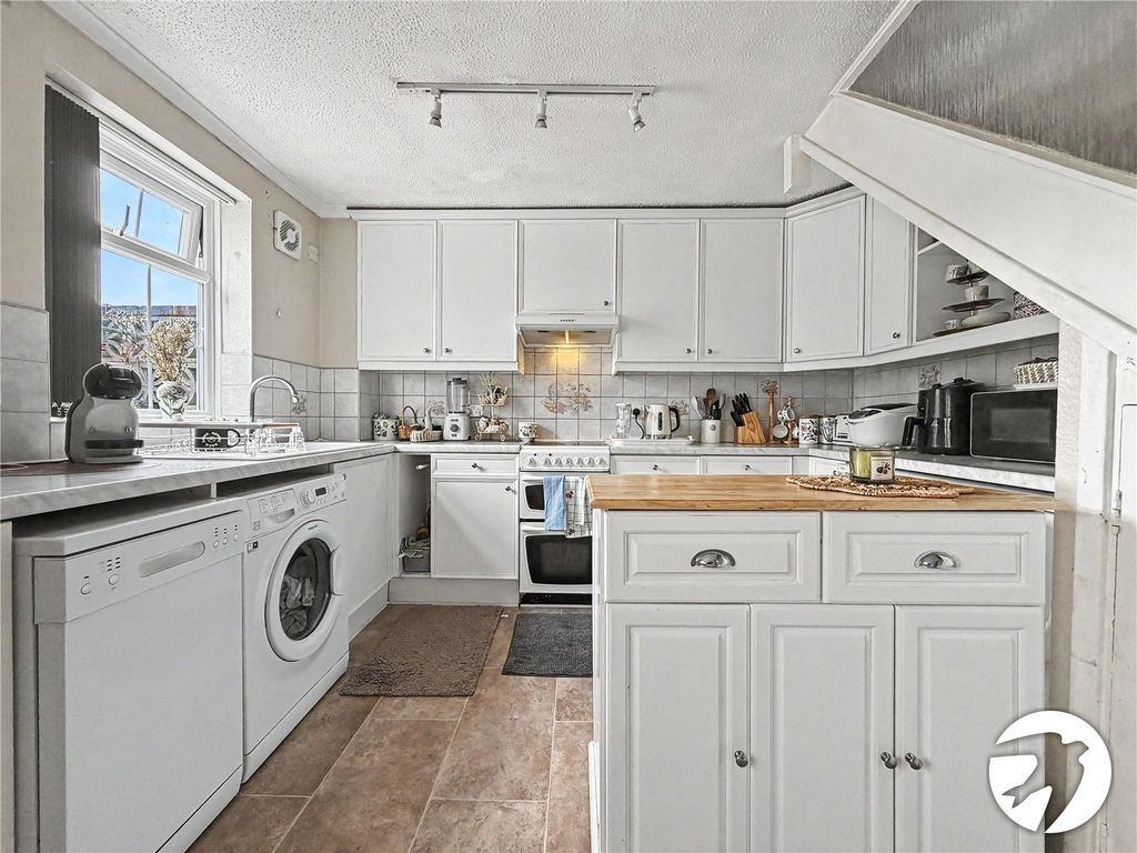 Property photo 3 of 13 Kitchen