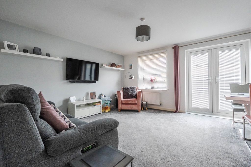 Property photo 2 of 14 Picture No. 15