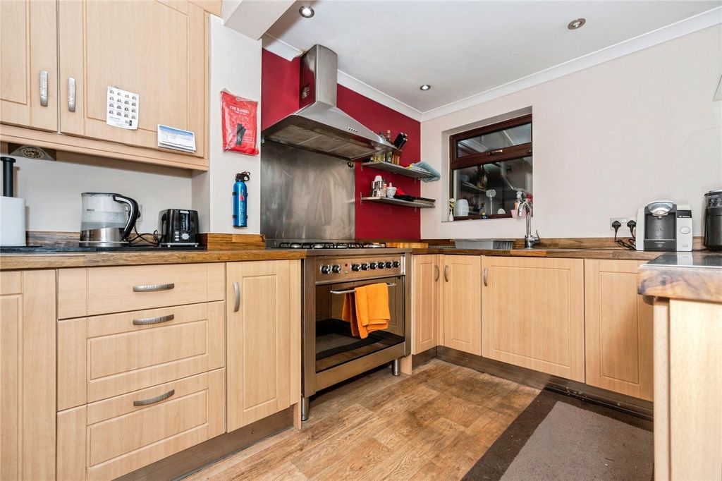 Property photo 2 of 17 Kitchen