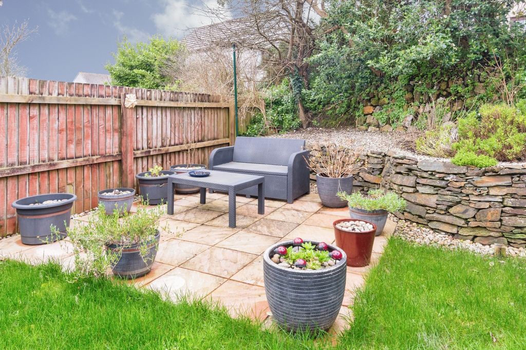 Property photo 3 of 19 Patio