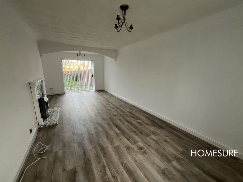 Property photo 2 of 11 Lounge