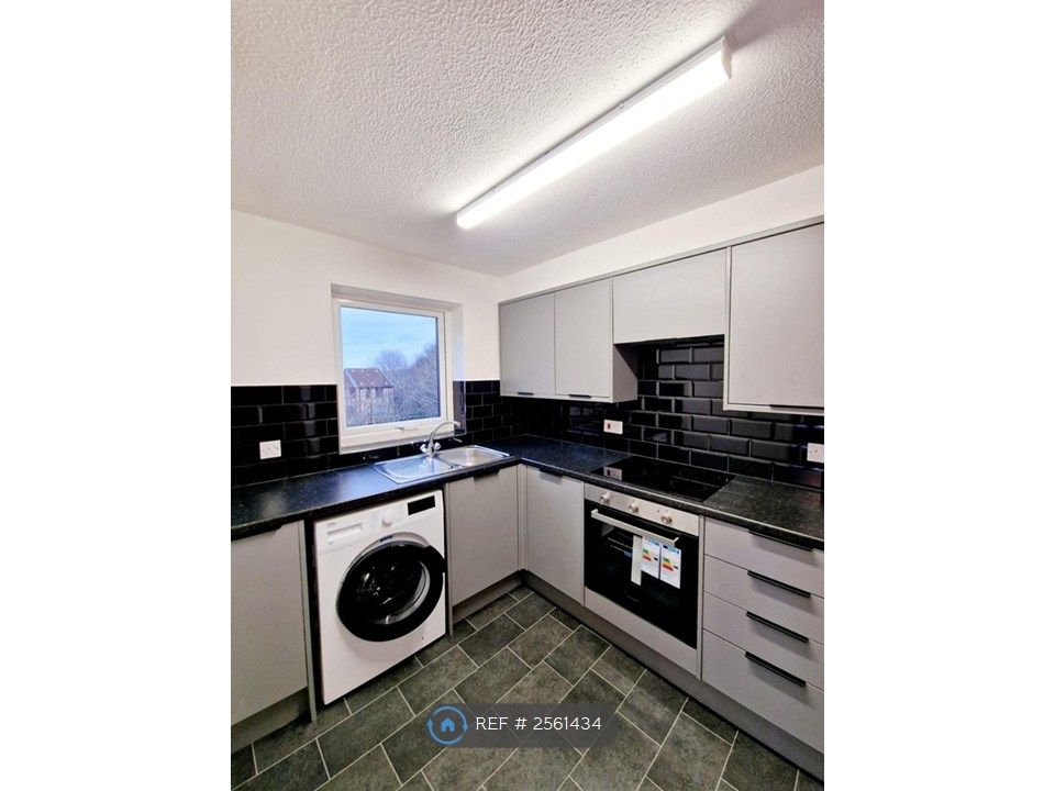 Property photo 1 of 8 Kitchen