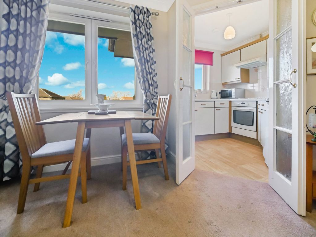 Property photo 3 of 13 Dining Area