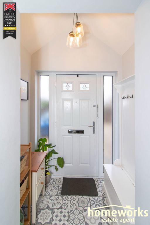 Property photo 2 of 27