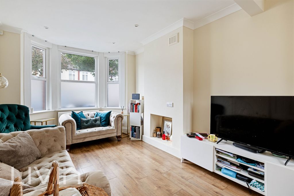 Property photo 2 of 9 918A2238