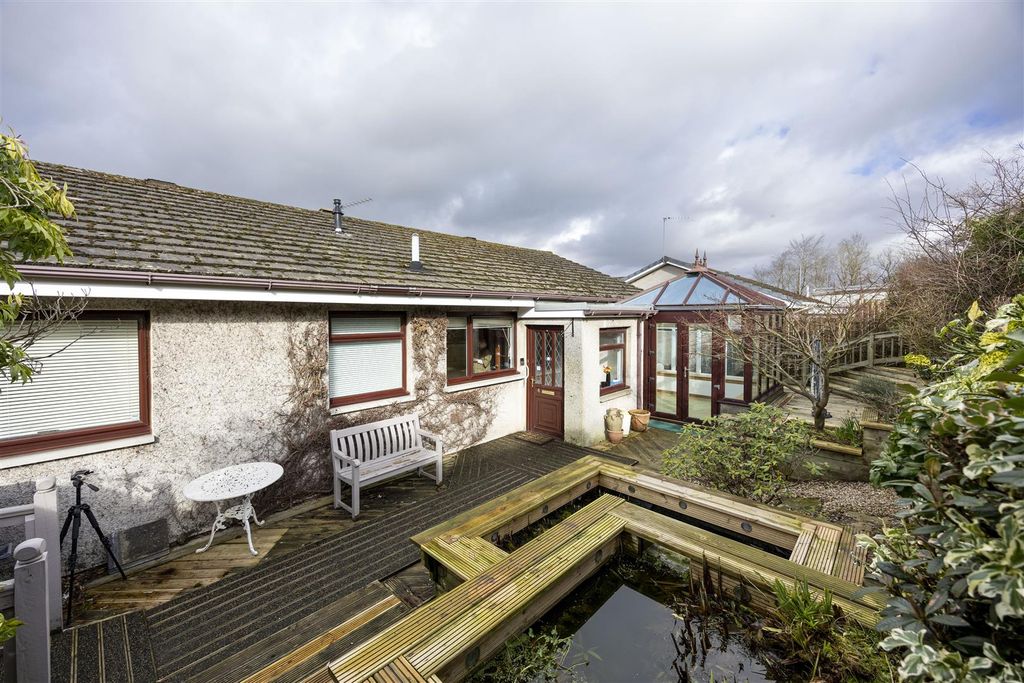 Property photo 2 of 30 4_Ailsa_Drive_Kirkintilloch_007.Jpg