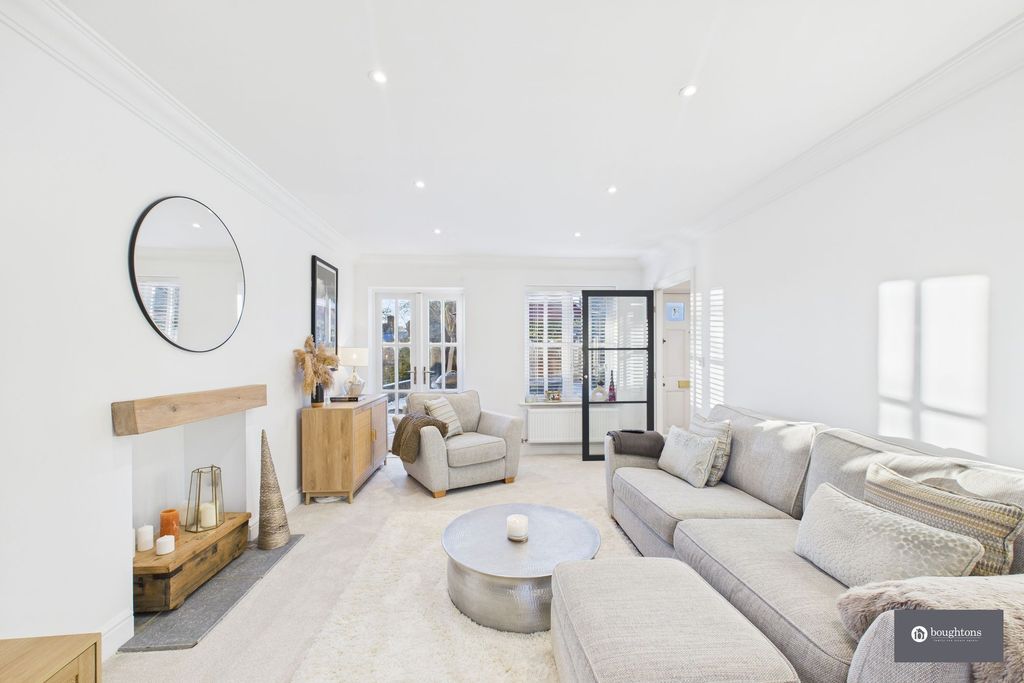 Property photo 3 of 26