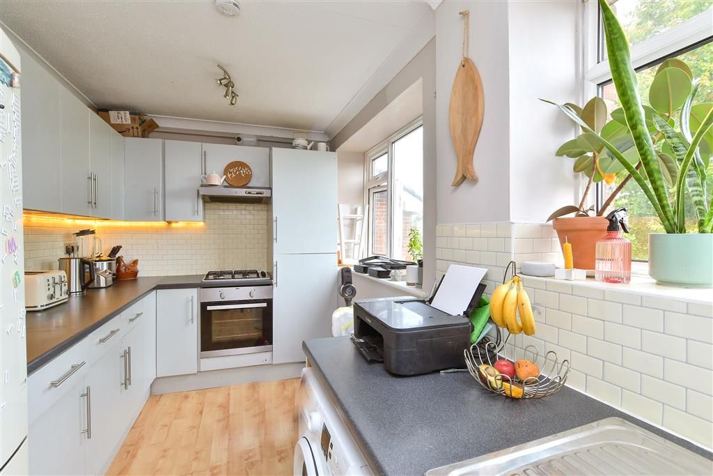 Property photo 1 of 8 Kitchen
