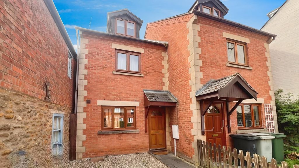 Property photo 1 of 11 01