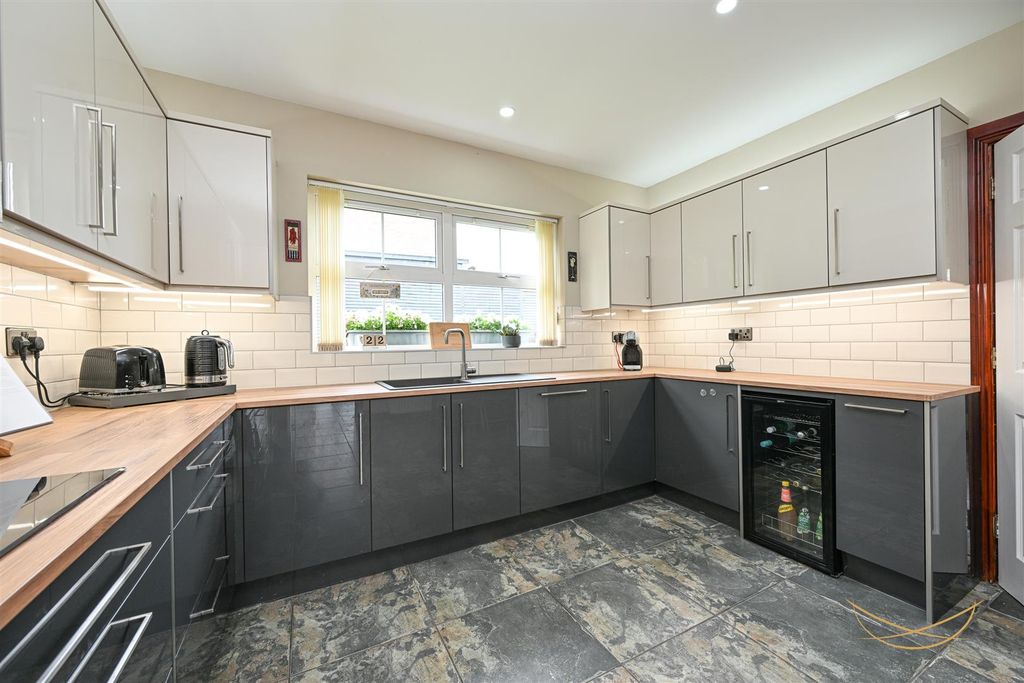 Additional image 18 of 4 bed detached house for saleDermont Crescent, Newtownabbey BT36