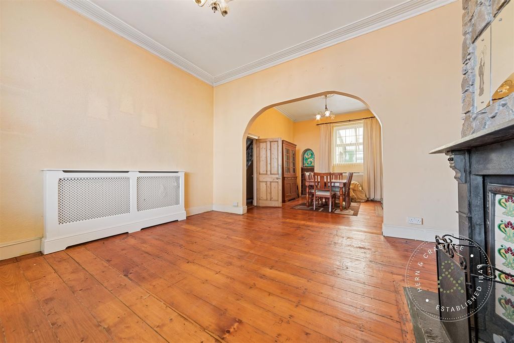 Property photo 3 of 45 Cowbridge-Road-East-3.Jpg