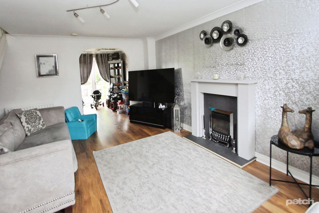 Property photo 3 of 21