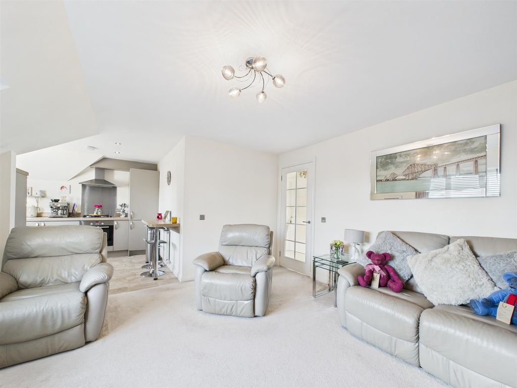 Property photo 3 of 16 Cam01486G0-Pr0893-Still002.Jpg