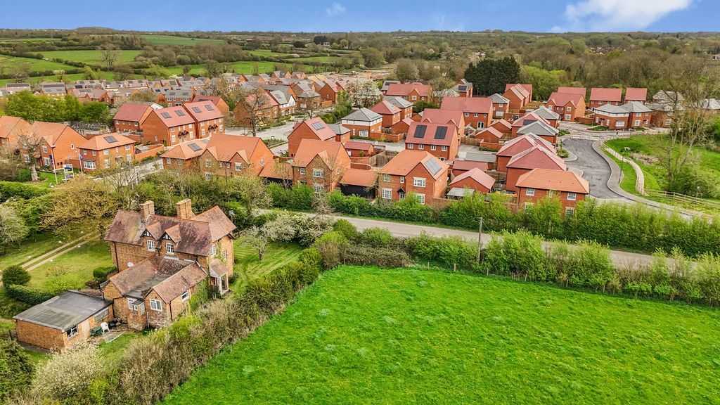 Property photo 2 of 29