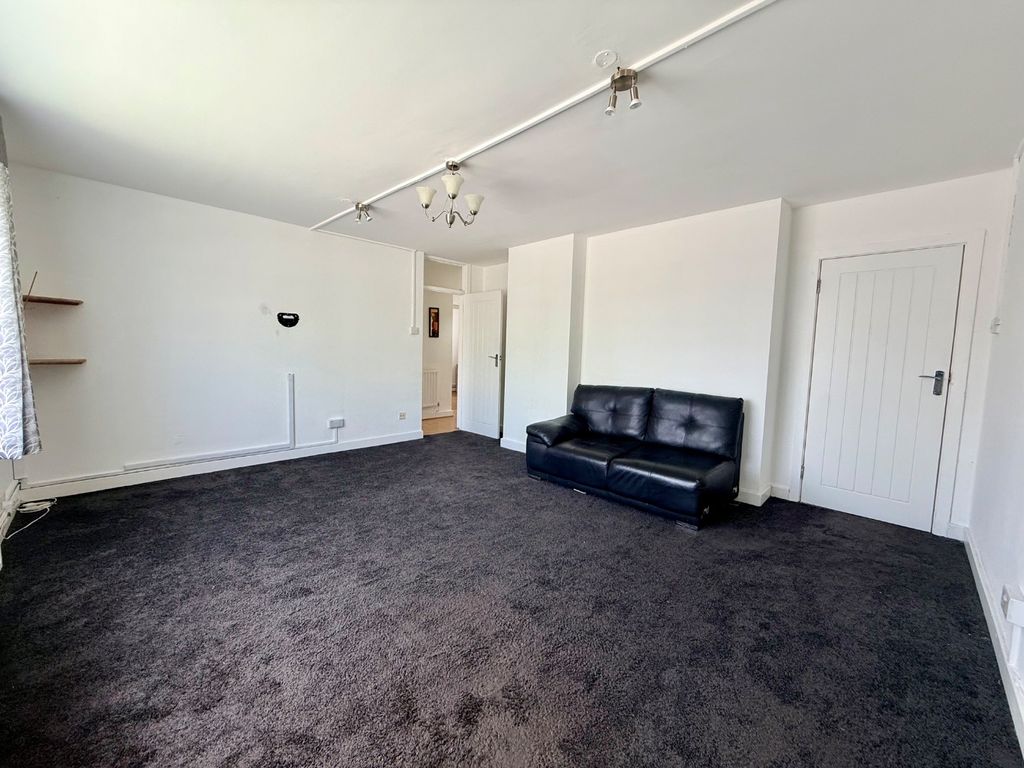 Property photo 1 of 11 5256600