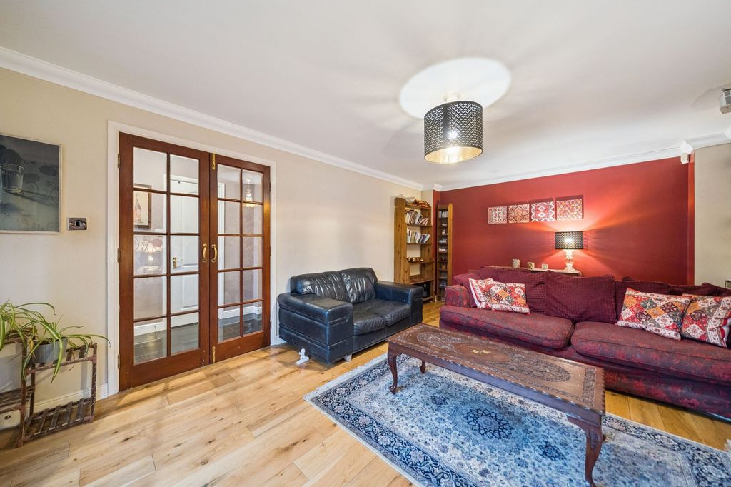 Property photo 3 of 26