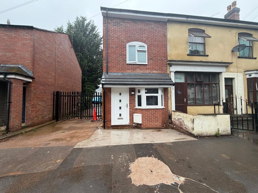 Property photo 1 of 21 5 Bedroom Home , Birmingham B18 - Only Available For People On Universal Credit Or Pip