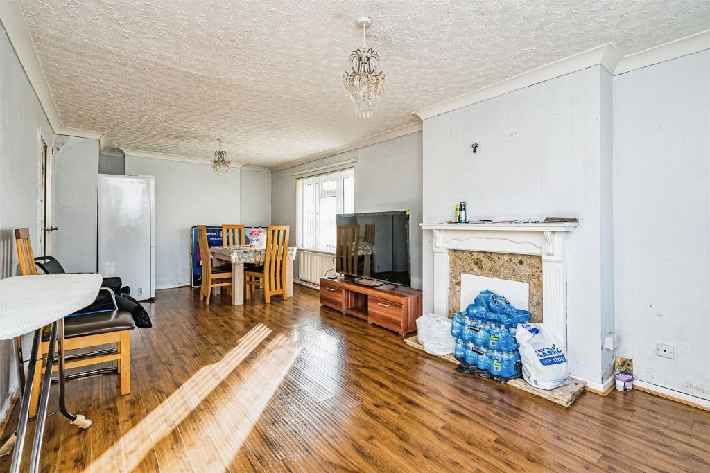 Property photo 3 of 11