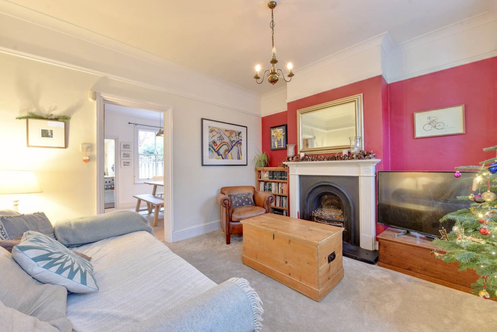 Property photo 2 of 9