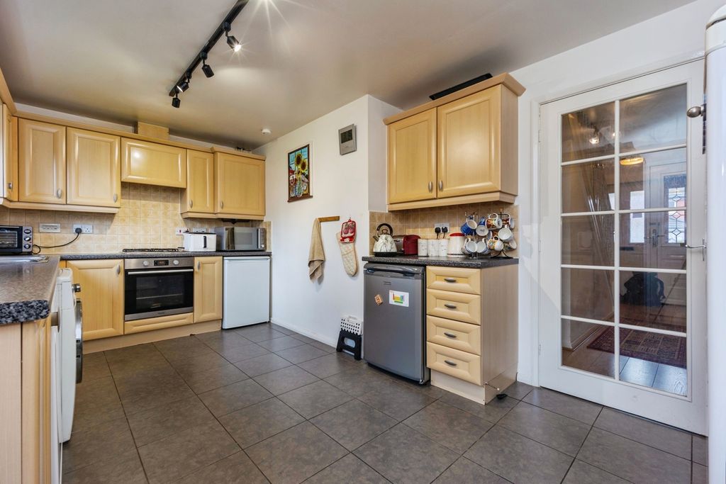 Property photo 3 of 24 Pbox-Img.Jpg