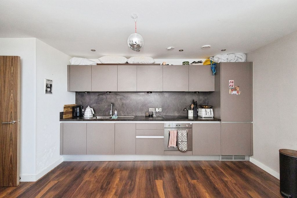 Property photo 3 of 15 Pbox-Img.Jpg