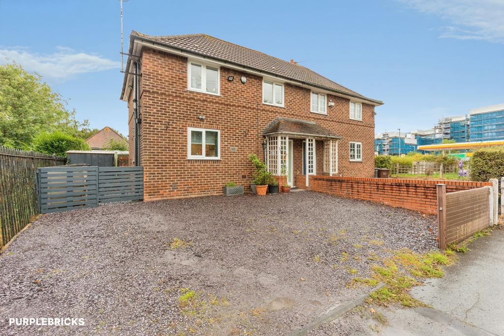 Property photo 1 of 27