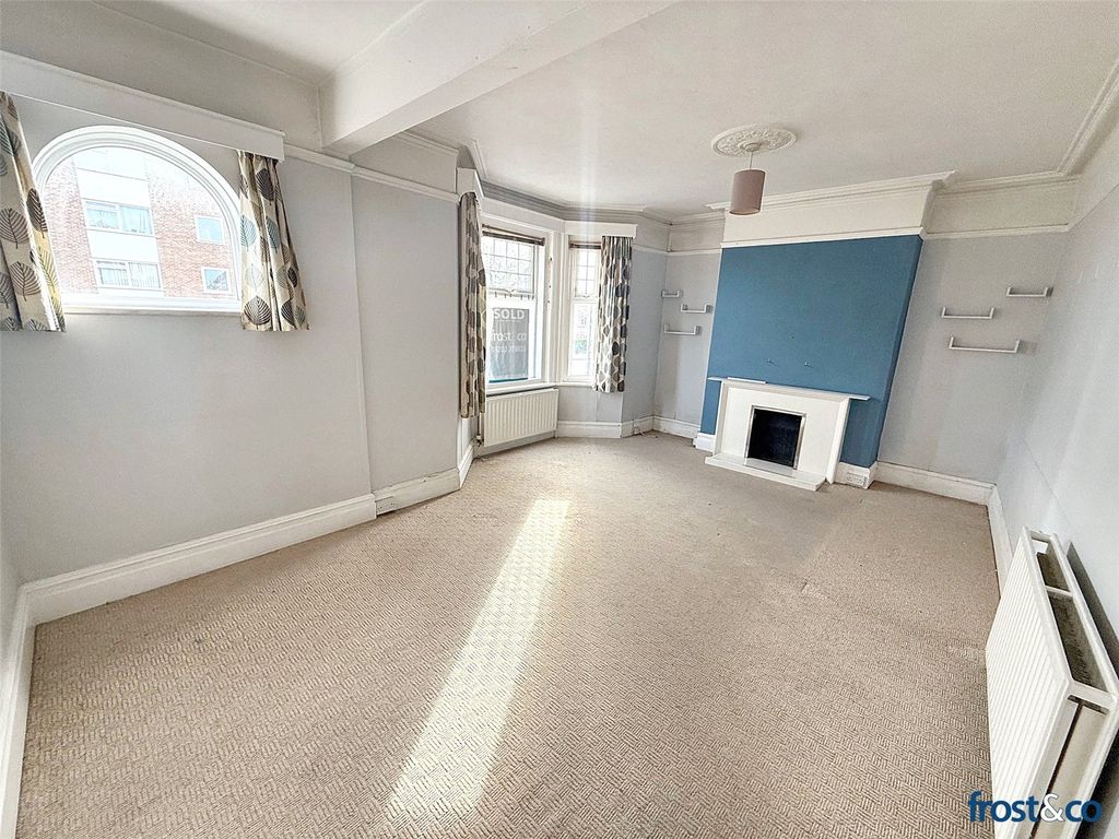 Property photo 3 of 14 Ground Floor