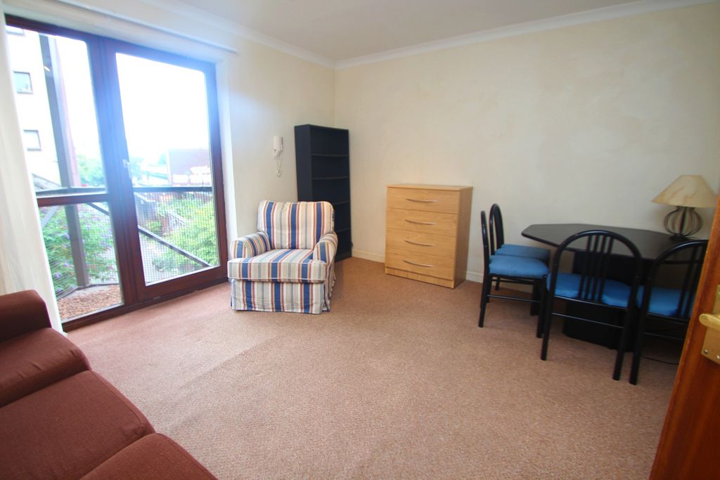 Property photo 2 of 8