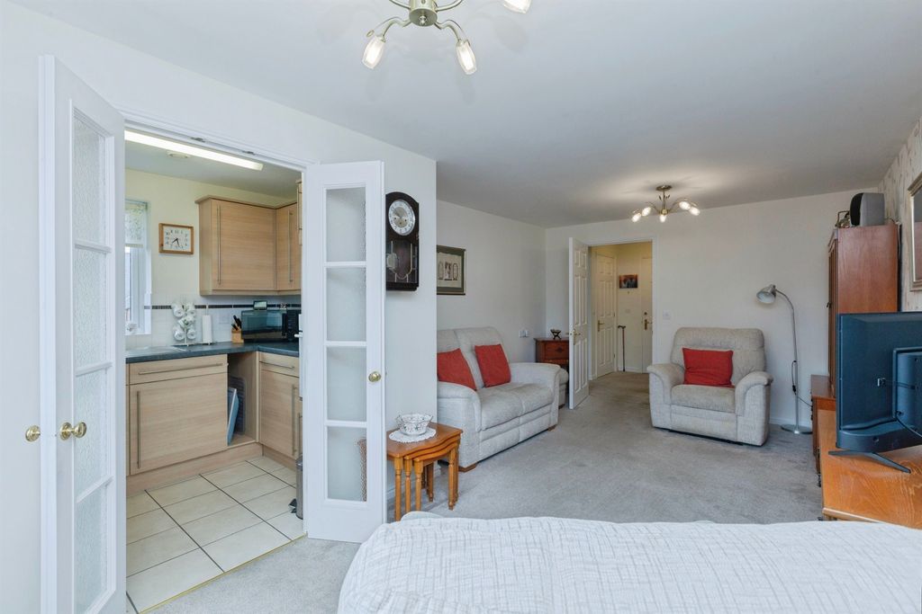 Property photo 2 of 13