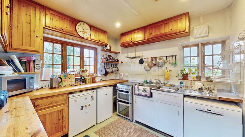 Property photo 3 of 12 Photo 11