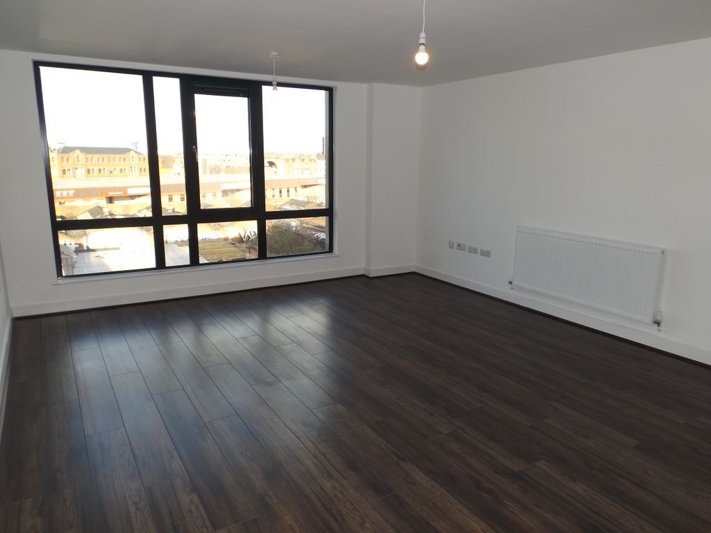 Property photo 3 of 6 Lounge