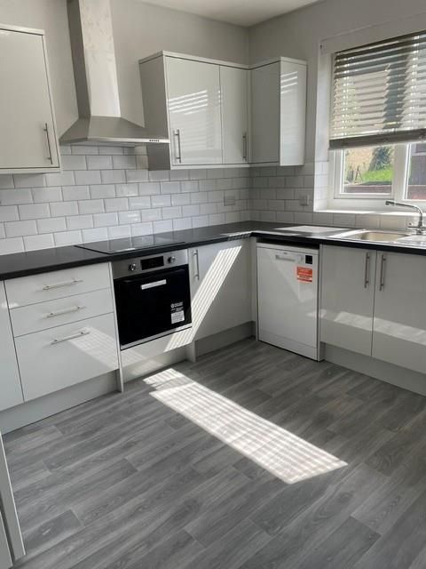Property photo 3 of 9 Kitchen 4.Jpg