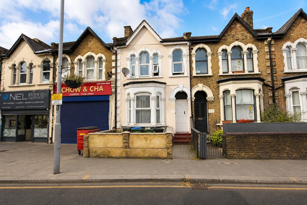 Property photo 2 of 9