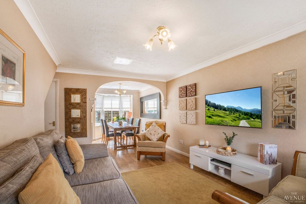 Property photo 3 of 28 4299216