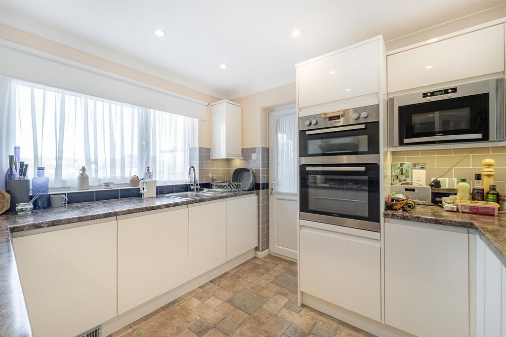 Property photo 2 of 26 Kitchen.Jpg