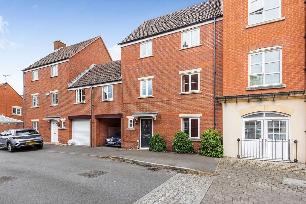 Property photo 1 of 12 86751319