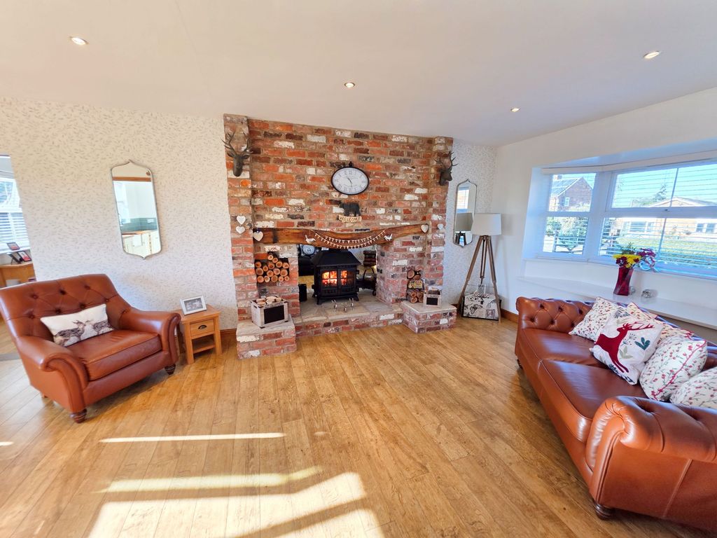 Property photo 3 of 34