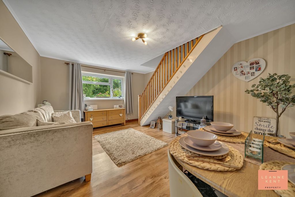 Property photo 2 of 30
